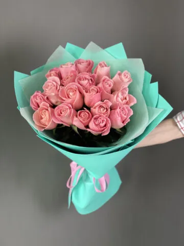 Bouquet of 19 roses