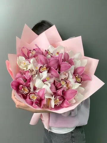 Bouquet of 21 orchids