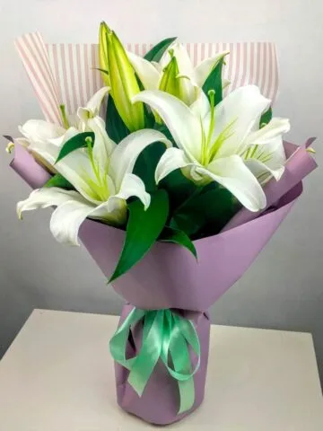 Bouquet of 5 lilies