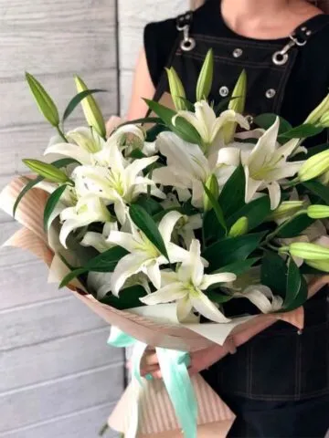 Bouquet of 7 lilies
