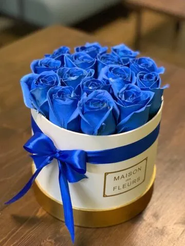 Blue roses in a hat box