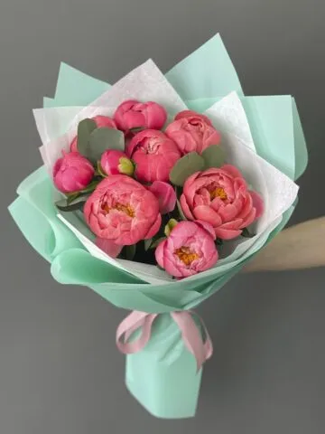 Bouquet Red in green