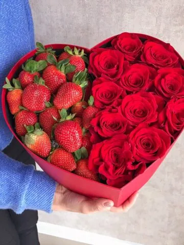 A heart of strawberries and roses