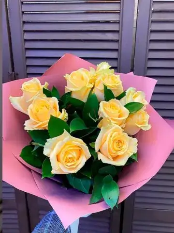 Bouquet of 11 yellow roses