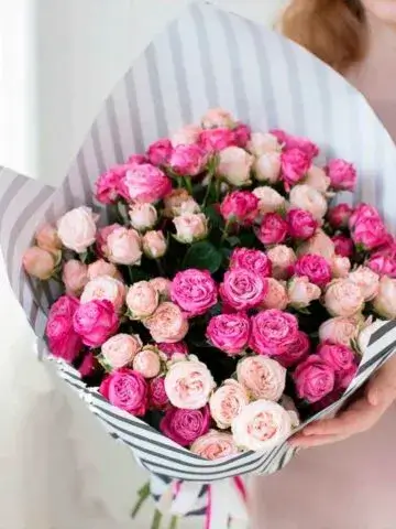Bouquet of 15 mixed roses