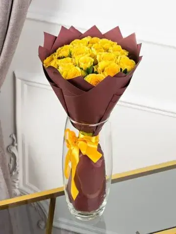 Bouquet of 15 yellow roses