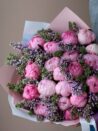 букет из сирени и пионов