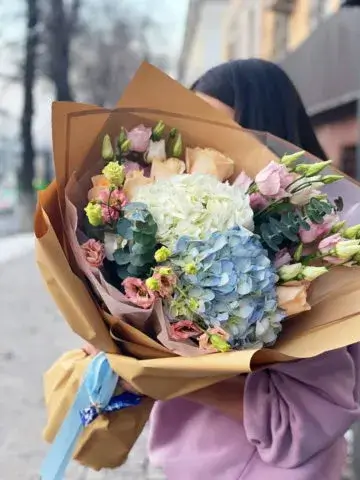 A bouquet Instead of a thousand words