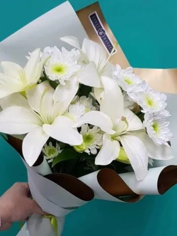 Bouquet of lilies and chrysanthemums