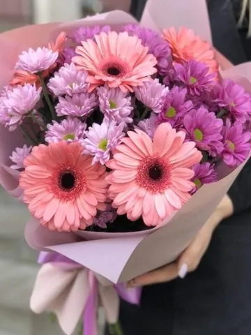 Bouquet of gerberas and chrysanthemums