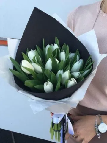 Bouquet of 17 tulips