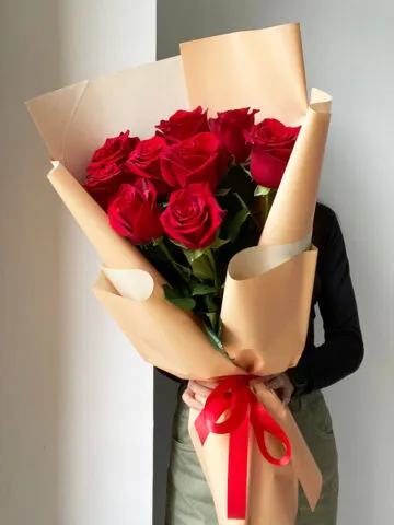 Bouquet of 9 red roses