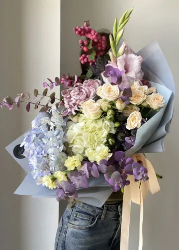 White Moth Samba Bouquet