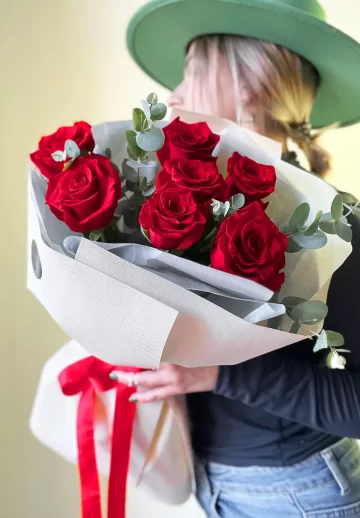 Bouquet of 7 red roses