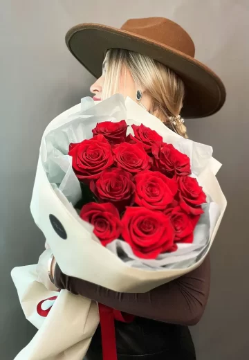 Bouquet of 11 red roses