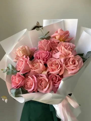 Bouquet of 15 pink roses