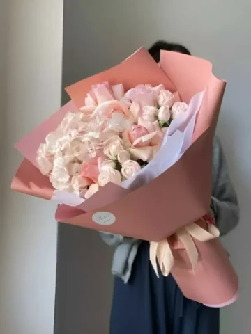 Bouquet The ringing of a beloved name